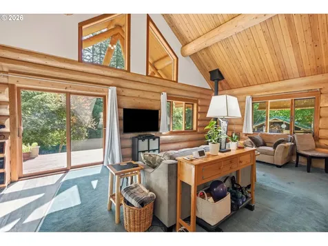 282 Edgewater Drive Carson WA 98610