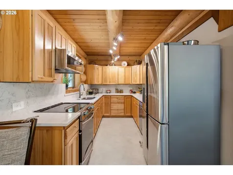 282 Edgewater Drive Carson WA 98610