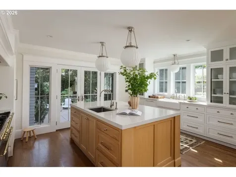 3812 SE Ellis Street Portland OR 97202