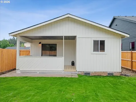 411 S 1st Street Silverton OR 97381