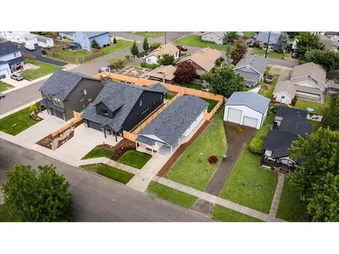 411 S 1st Street Silverton OR 97381