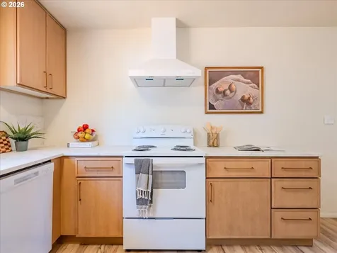411 S 1st Street Silverton OR 97381