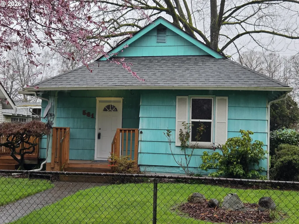 561 15th Avenue Longview WA 98632