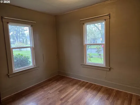 561 15th Avenue Longview WA 98632