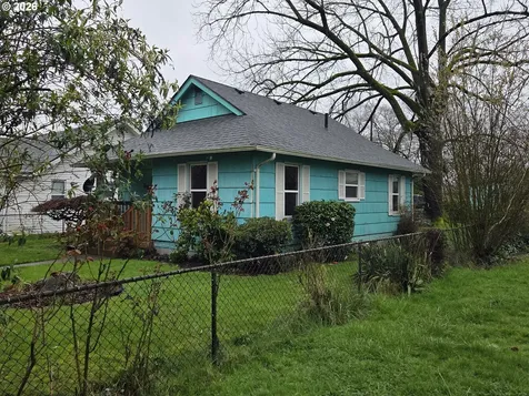 561 15th Avenue Longview WA 98632