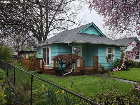 561 15th Avenue Longview WA 98632