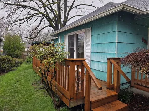 561 15th Avenue Longview WA 98632