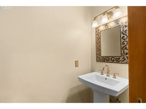 4675 NW 176th Avenue Portland OR 97229