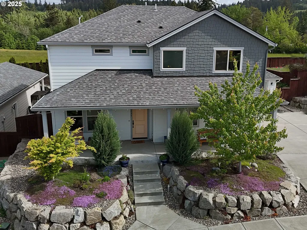2025 E 9th Street La Center WA 98629