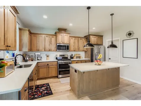 2025 E 9th Street La Center WA 98629