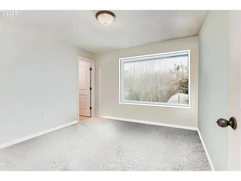 2025 E 9th Street La Center WA 98629