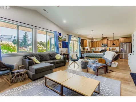2025 E 9th Street La Center WA 98629