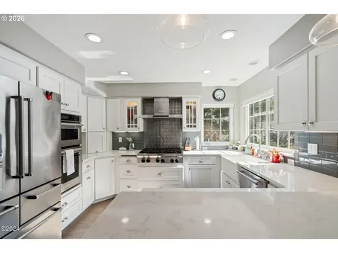465 SW Edgewater Depoe Bay OR 97341