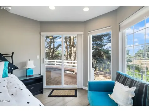 465 SW Edgewater Depoe Bay OR 97341