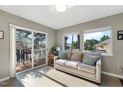 465 SW Edgewater Depoe Bay OR 97341