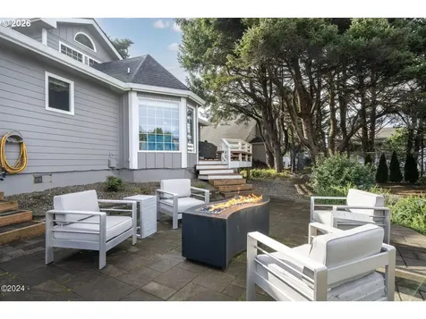 465 SW Edgewater Depoe Bay OR 97341