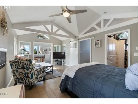 465 SW Edgewater Depoe Bay OR 97341