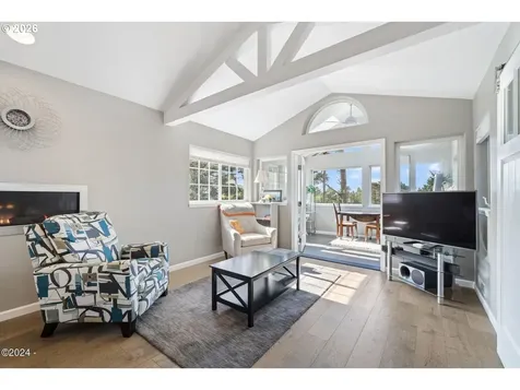 465 SW Edgewater Depoe Bay OR 97341