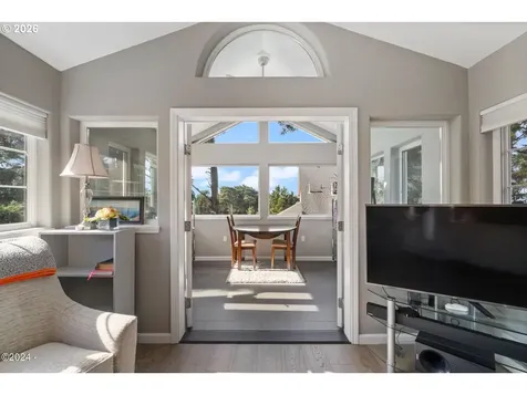 465 SW Edgewater Depoe Bay OR 97341