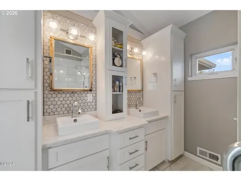 465 SW Edgewater Depoe Bay OR 97341