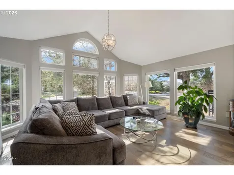 465 SW Edgewater Depoe Bay OR 97341