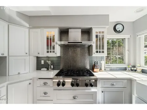 465 SW Edgewater Depoe Bay OR 97341