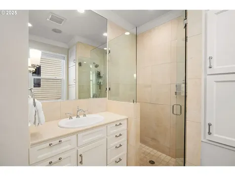 2839 NW Savier Street Portland OR 97210
