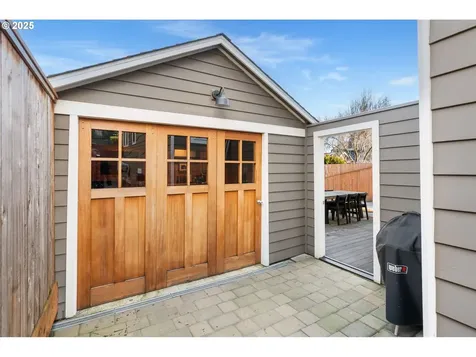 2839 NW Savier Street Portland OR 97210