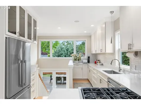 2839 NW Savier Street Portland OR 97210