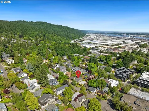 2839 NW Savier Street Portland OR 97210