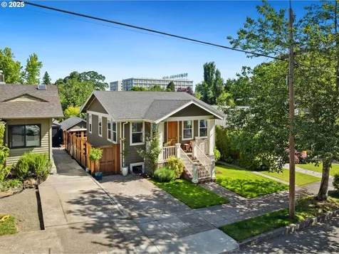 2839 NW Savier Street Portland OR 97210