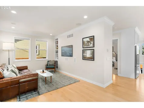 2839 NW Savier Street Portland OR 97210