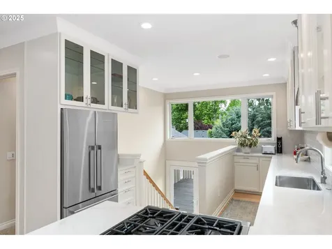 2839 NW Savier Street Portland OR 97210