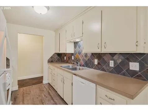 411 Oak Street Woodburn OR 97071