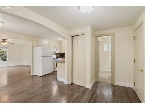 411 Oak Street Woodburn OR 97071