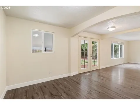 411 Oak Street Woodburn OR 97071