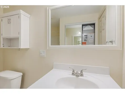 411 Oak Street Woodburn OR 97071