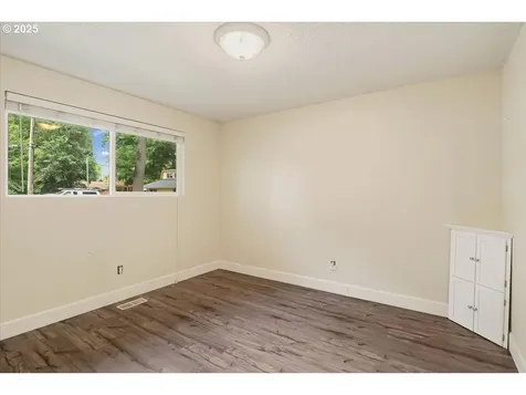 411 Oak Street Woodburn OR 97071