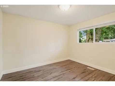 411 Oak Street Woodburn OR 97071
