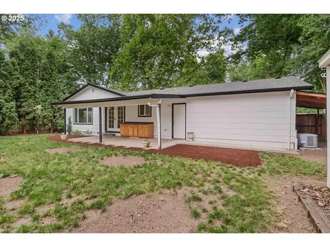 411 Oak Street Woodburn OR 97071