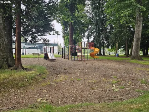 411 Oak Street Woodburn OR 97071