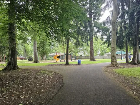 411 Oak Street Woodburn OR 97071