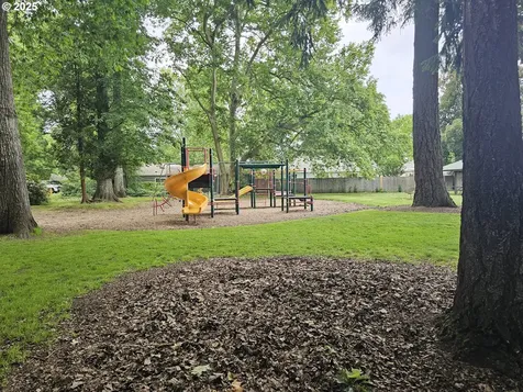 411 Oak Street Woodburn OR 97071