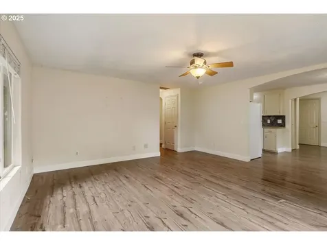 411 Oak Street Woodburn OR 97071