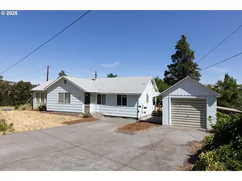 1835 W Scenic Drive The Dalles OR 97058