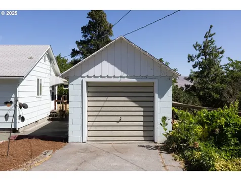 1835 W Scenic Drive The Dalles OR 97058