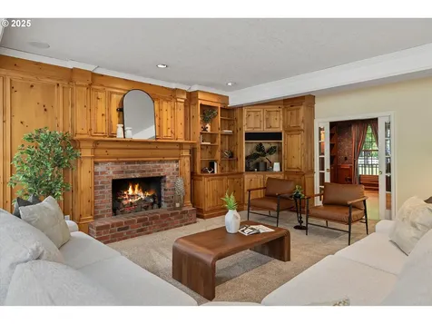 24700 NE Prairie View Drive Aurora OR 97002
