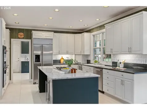 24700 NE Prairie View Drive Aurora OR 97002