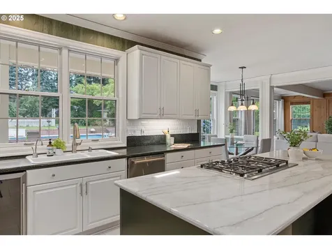 24700 NE Prairie View Drive Aurora OR 97002