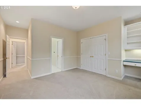 24700 NE Prairie View Drive Aurora OR 97002